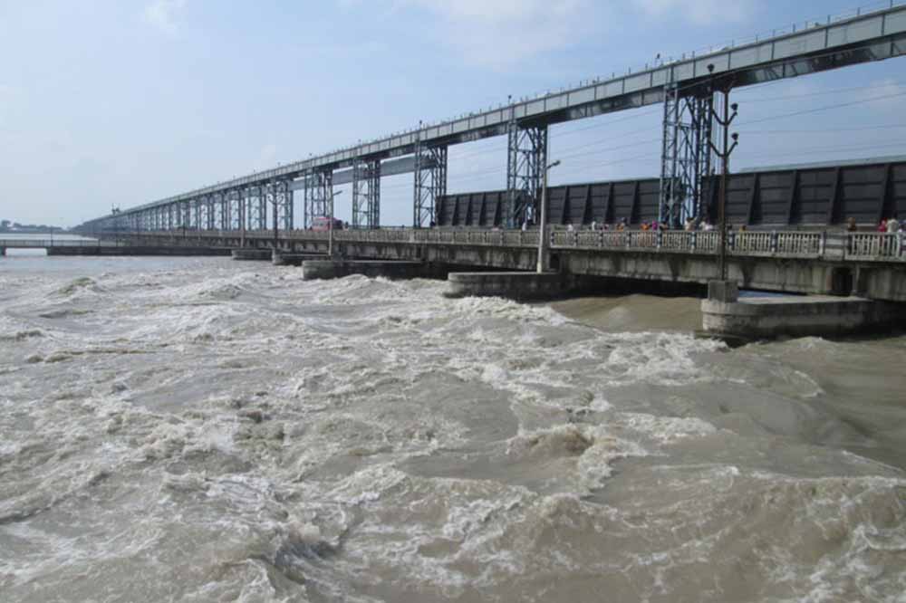सप्तकोशी नदीमा ६ जनाद्धारा आत्महत्याको प्रयास